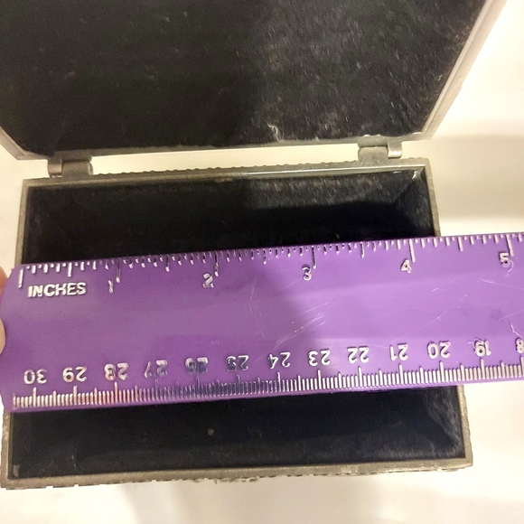 Heavy Beautiful Jewelry Box with Floral Design.  Makes a perfect gift. - Picture 4 of 5